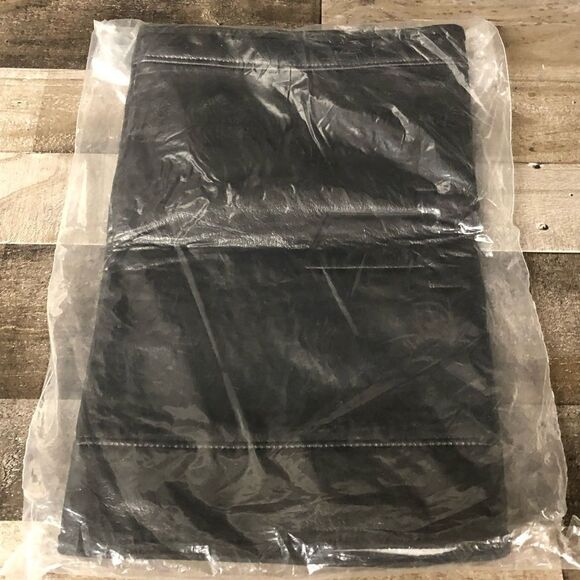 New OEM GM 2020 84774161 Winter Grille Cover Chevy Silverado 2500 3500 - Picture 5 of 5